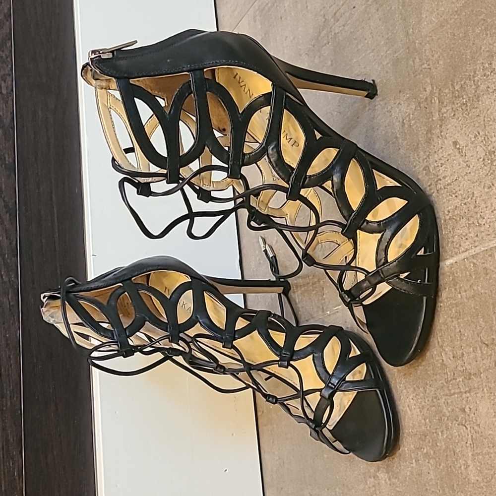 Lace up pumps